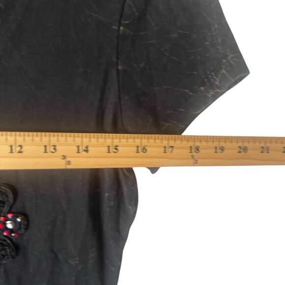 Cowgirl‎ Legend Size Medium Rodeo Hustler Grunge Cross Bling Black T Shirt - Picture 7 of 8